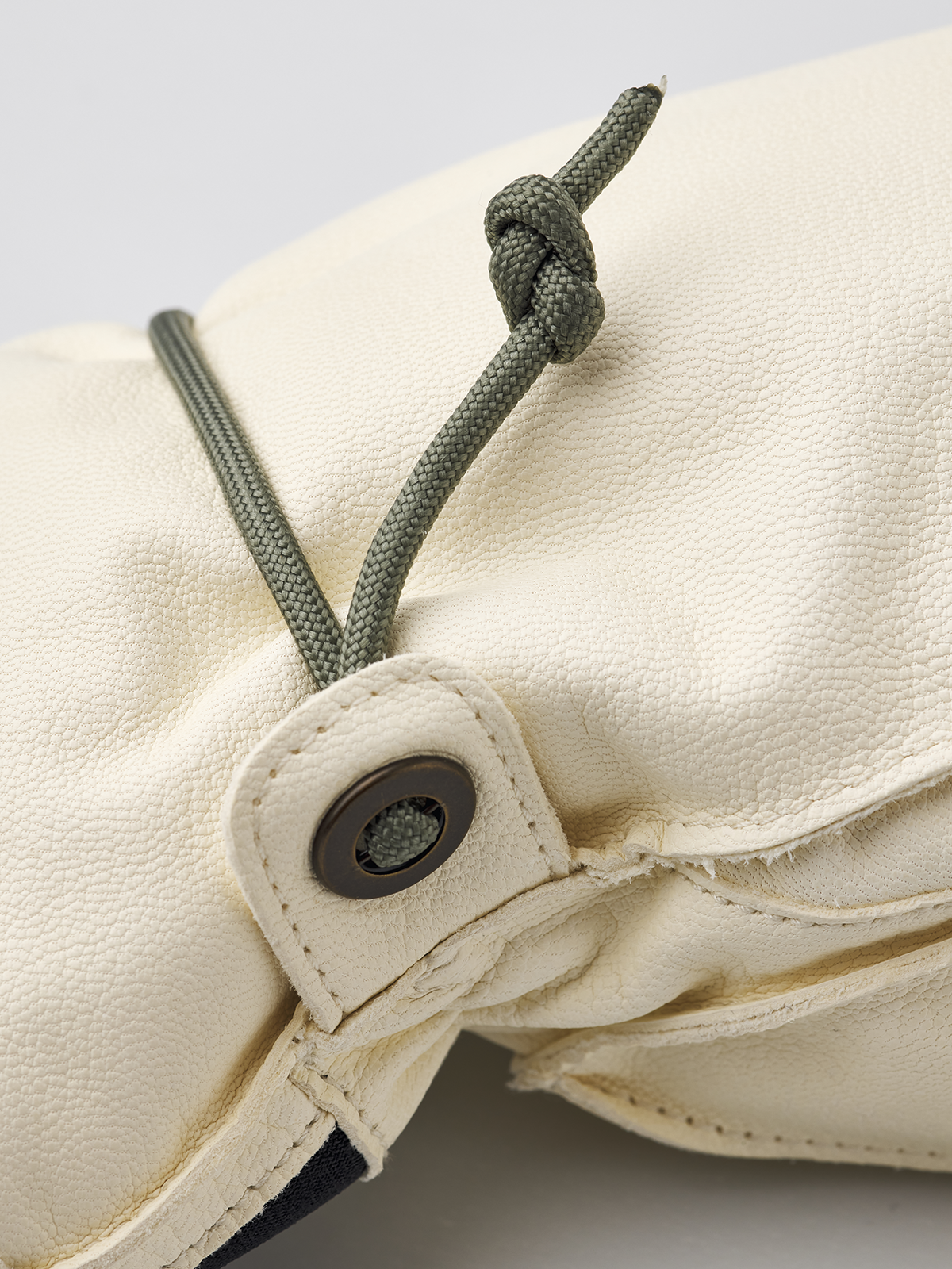hestra-wakayama-mitt-f-ustling-rindsleder-sehr-warm image 2