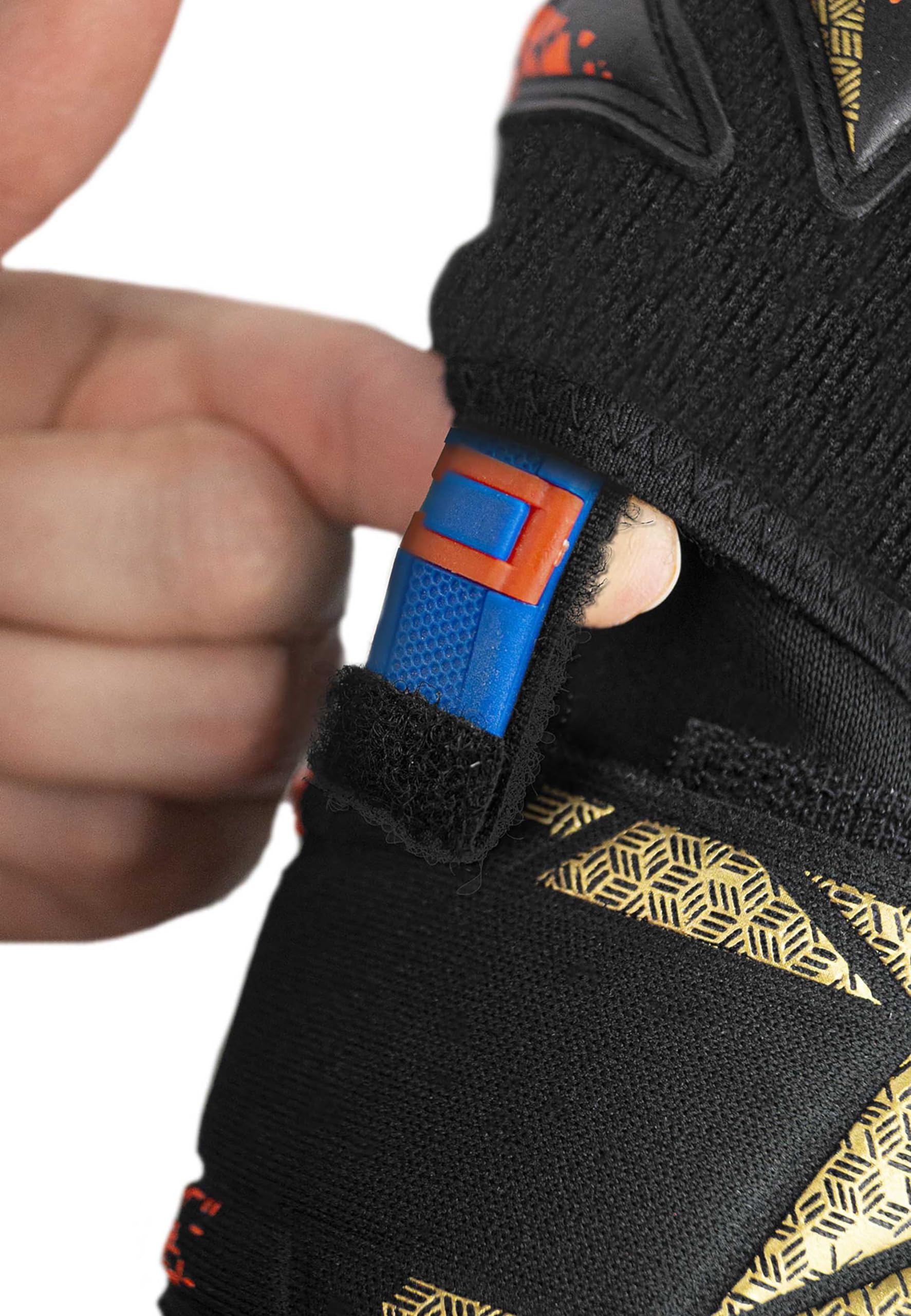 reusch-attrakt-speedbump-torwarthandschuhe-fingerschutz image 7