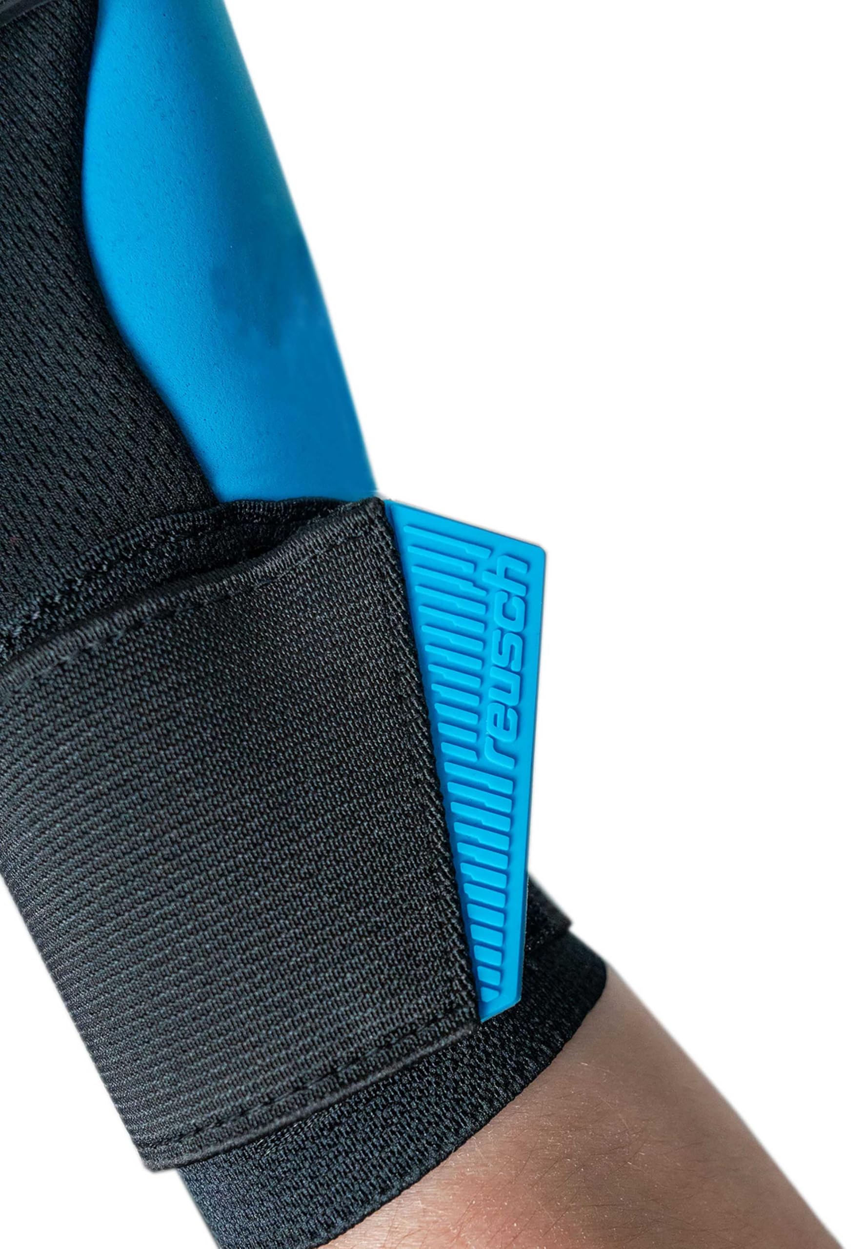 reusch-attrakt-aqua-torwarthandschuhe-gr-9-f-r-regen image 7