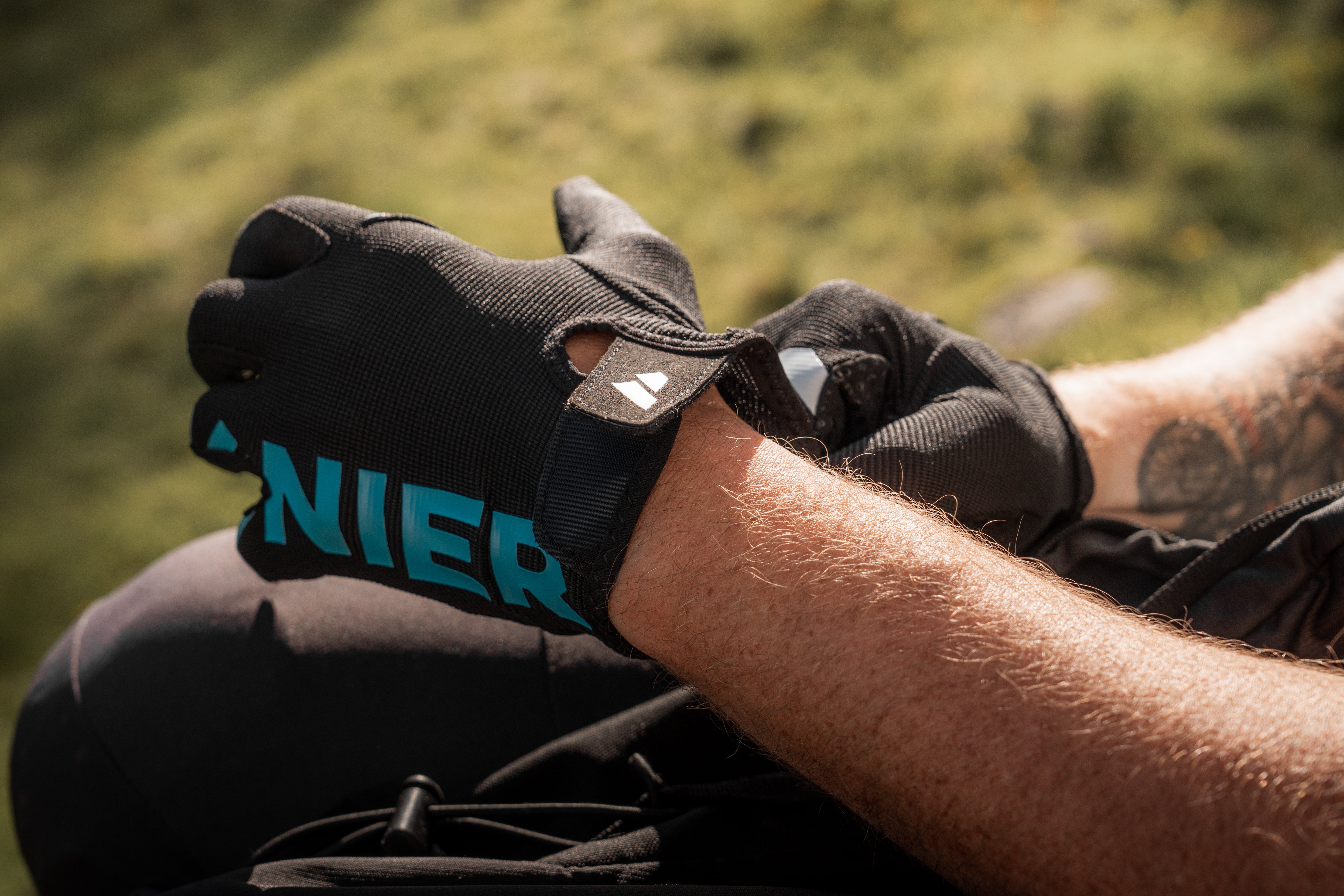 zanier-mtb-pro-mountainbike-handschuhe-schwarz-weiss-grip image 7